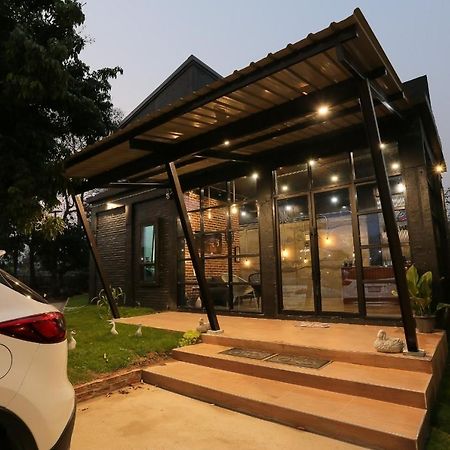 Manonnee Hotel Chiang Rai Exterior photo